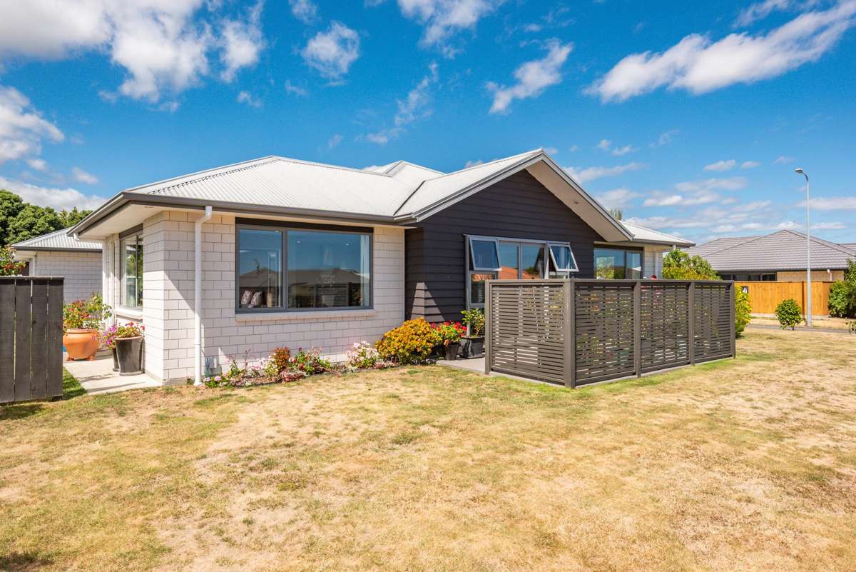 24 Barry Curtis Place_0