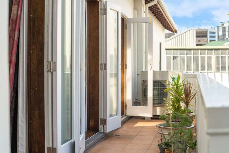 2/12 Little George Street Thorndon_5