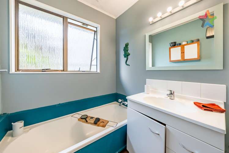 14 Matuhi Street Tirohanga_17