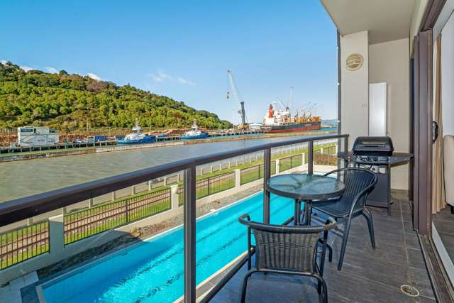 Hassle-free city living with views