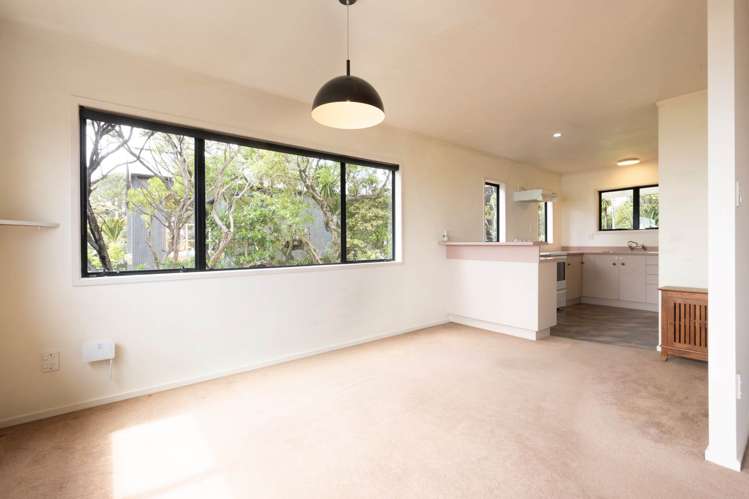 21 Te Ahuahu Road Piha_5