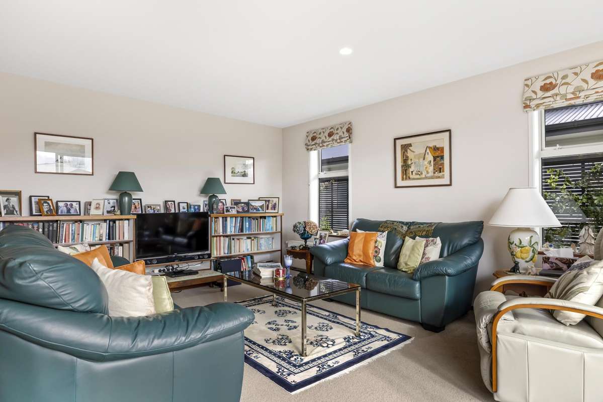53 Chateau Crescent_4