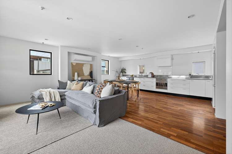 I/294 Montreal Street_4