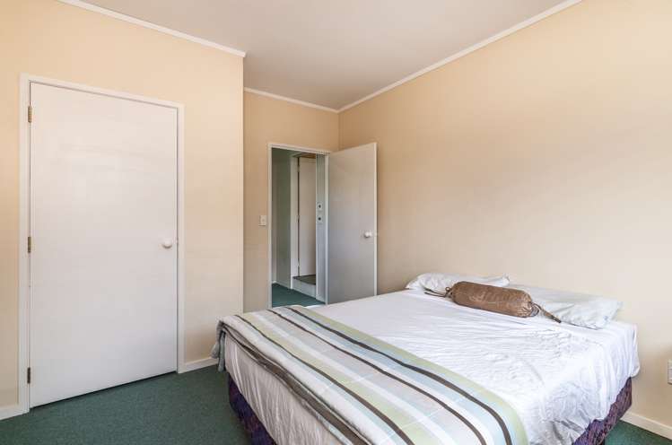 2/15 Kotare Street Hilltop_8