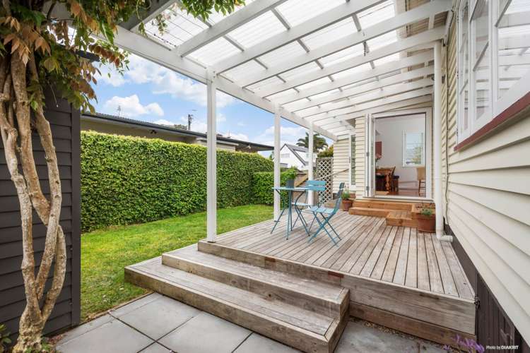 31 Yeovil Road Te Atatu Peninsula_11