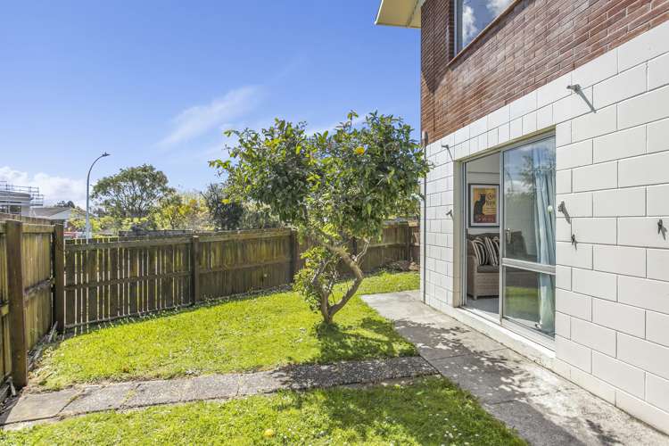 1/12 Markham Place Bucklands Beach_22