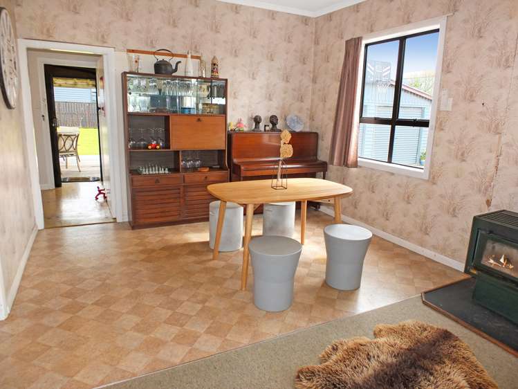 2 Huia Street Foxton Beach_12