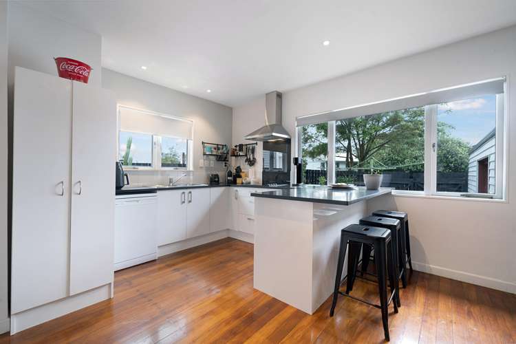 2 Riserra Drive Ranui_5