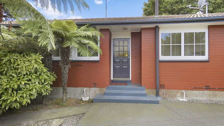 26 Denniston Crescent Redwood_10