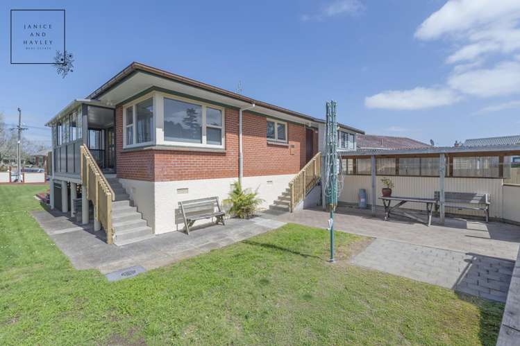 29 Youngs Road Papakura_17