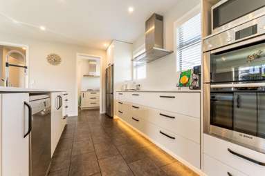 28 Meadowstone Street_1