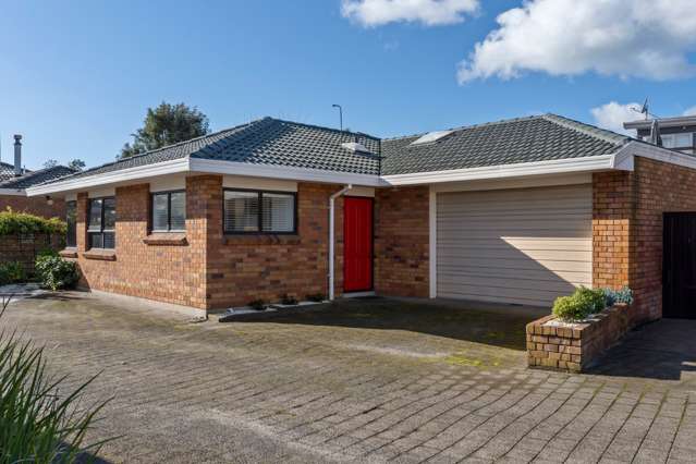 2/10 Terrace Avenue Mount Maunganui_2