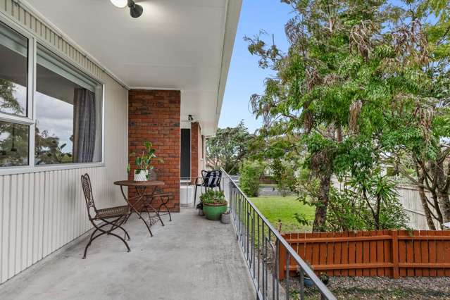 2/4 Illana Place Ranui_2