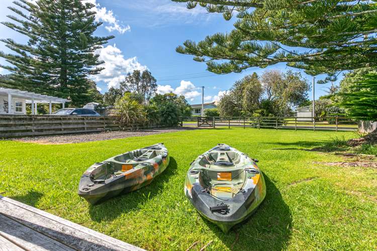 8 Dawn Avenue Hahei_17