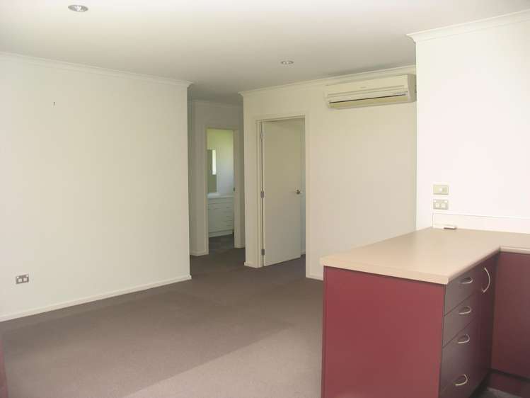 8 Hector Close Kingston_3