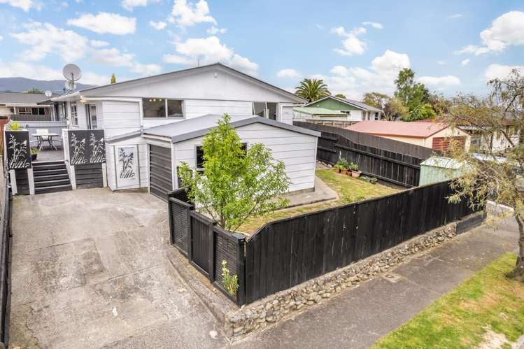 32A Hartford Crescent Totara Park_20