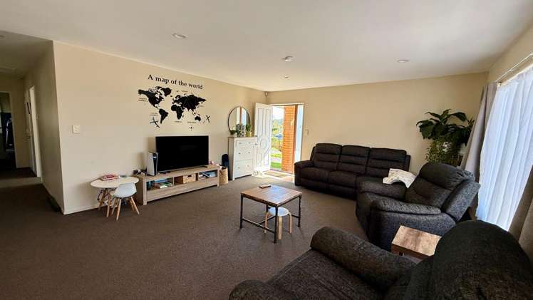16A Roick Parade Glen Eden_1