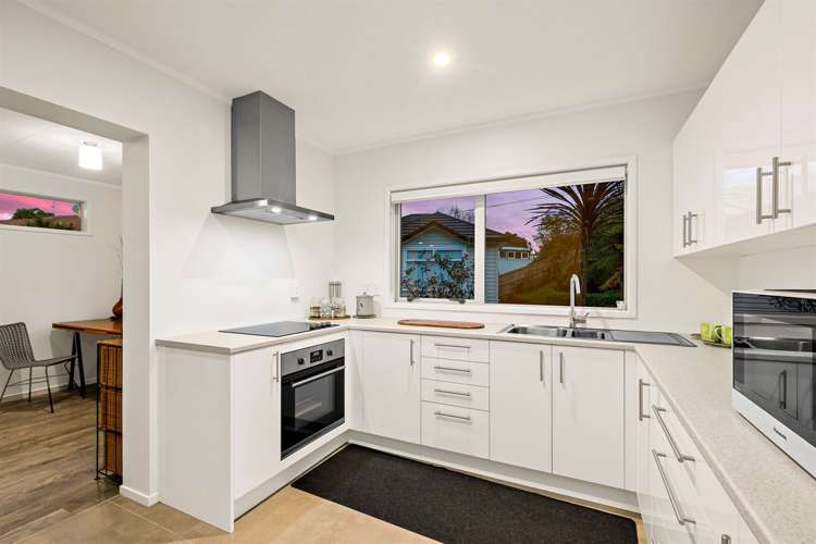 1/76a Heathcote Road Castor Bay_9