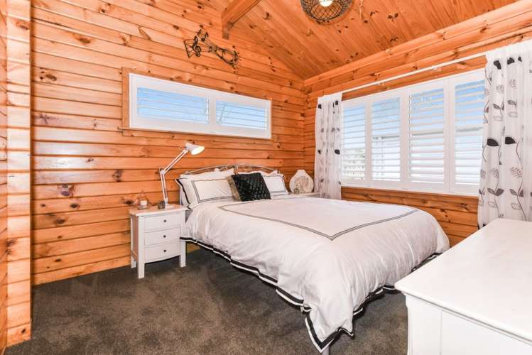 36 Henson Road Whitford_16