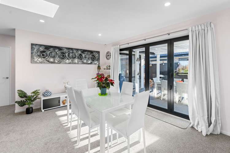 27 Faringdon Boulevard Rolleston_8