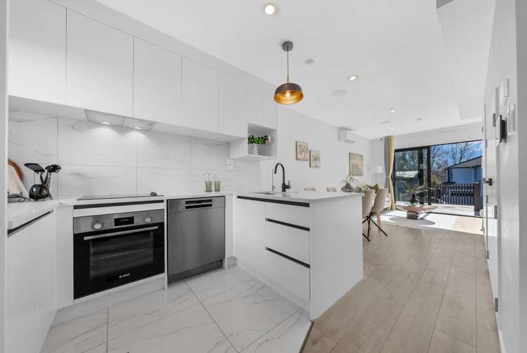 2/13 Grove Lane Pakuranga Heights_4