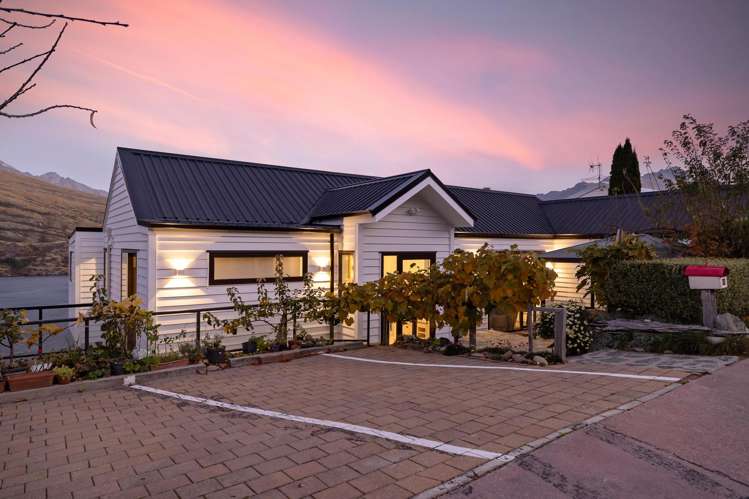 22 Golden Terrace Queenstown_31