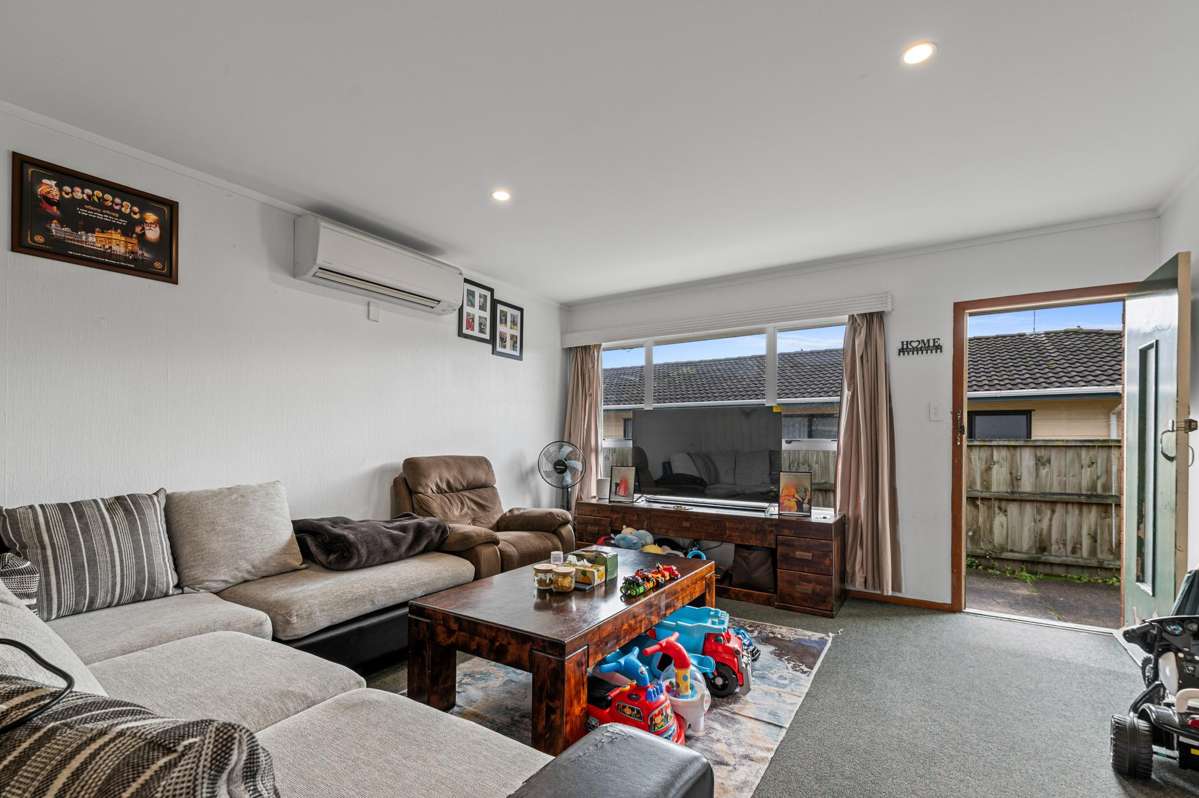 Easy-Care Living in a Handy Location 4