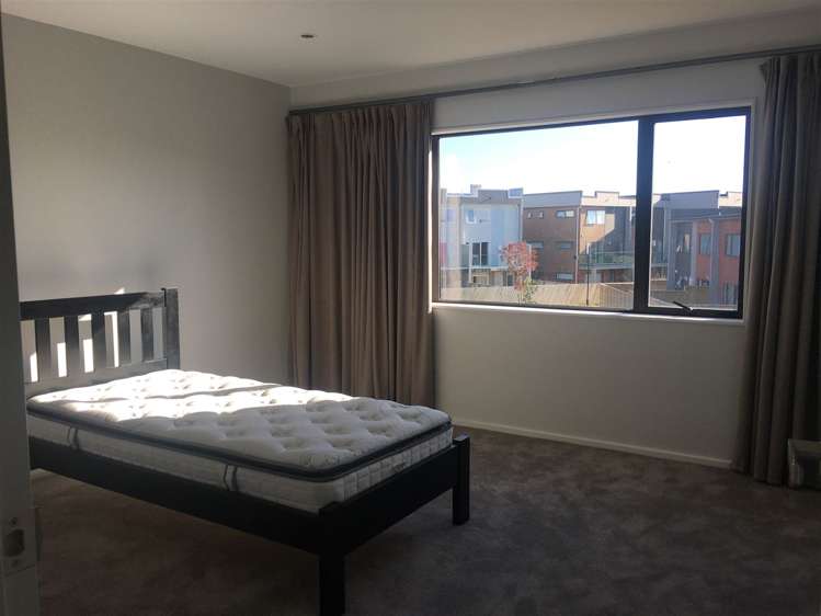 52 Bordeaux Parade Te Atatu South_7