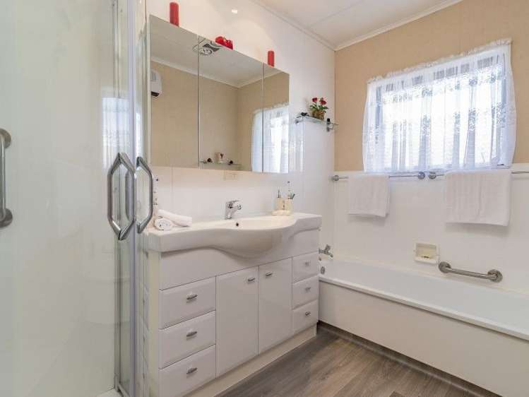 9 Aldinga Avenue Stoke_13