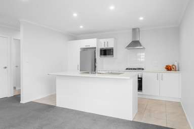 80 Sylvester Crescent_4