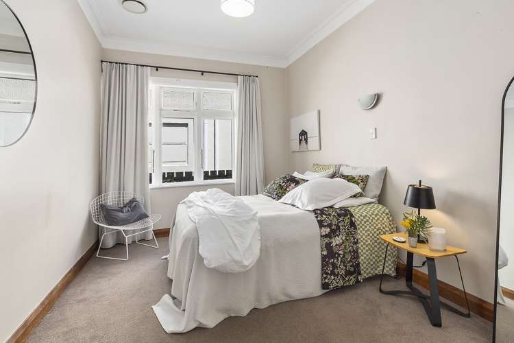 224 The Parade Island Bay_13