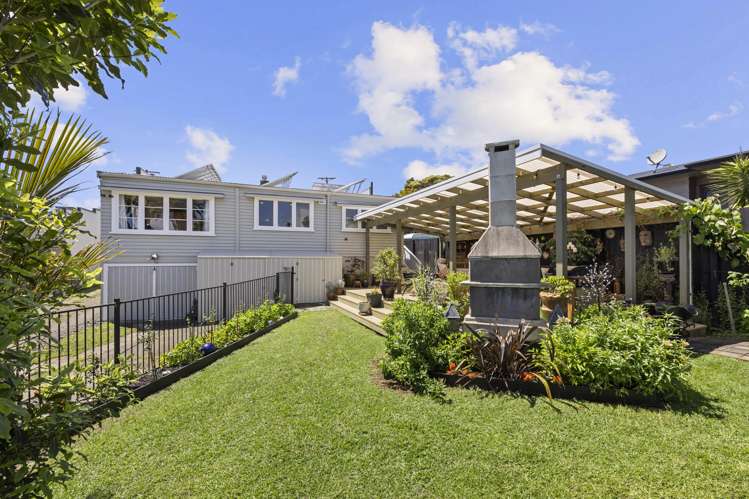 16 James Street Raglan_5