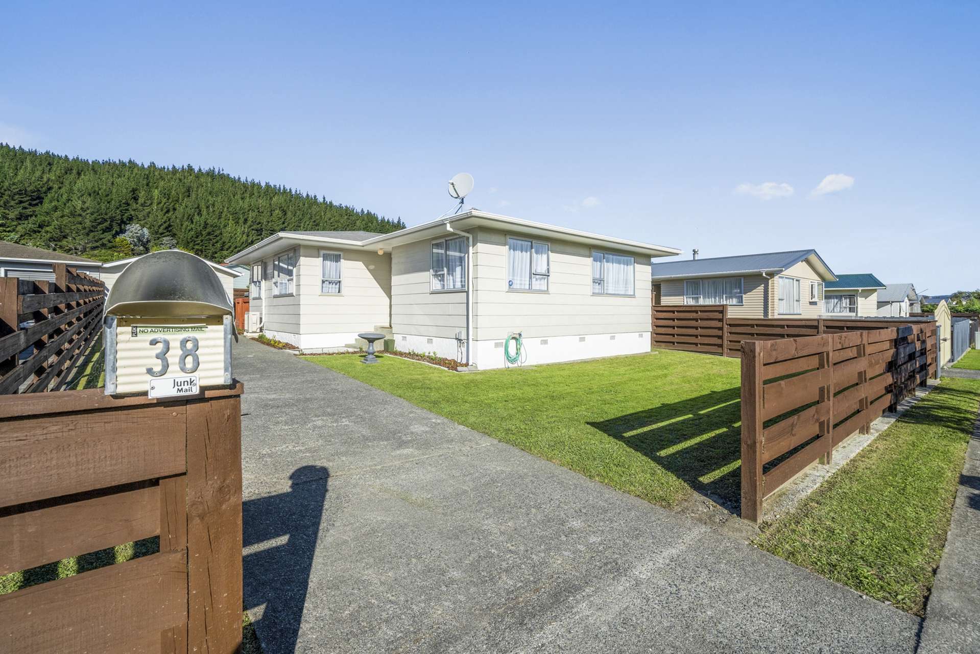 38 Berkeley Road Wainuiomata_0