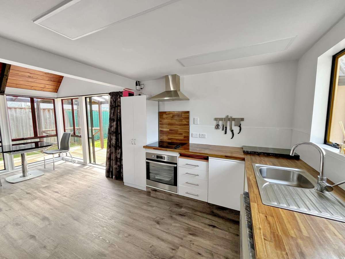 METHVEN, 2 BEDROOMS, OFFICE, LOG BURNER 2