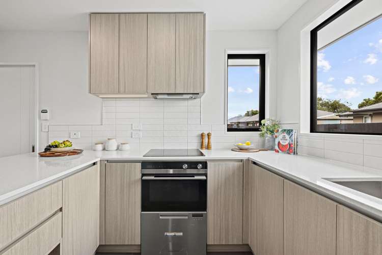 2/7 Cossar Street Burwood_6