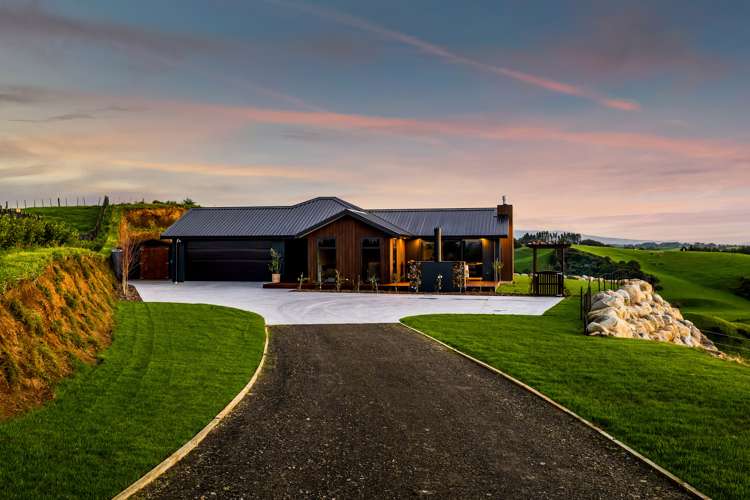 956 Richmond Road Lepperton_24