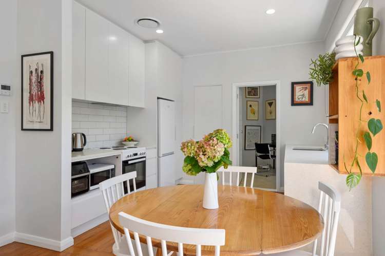 60 Old Lake Road Narrow Neck_29