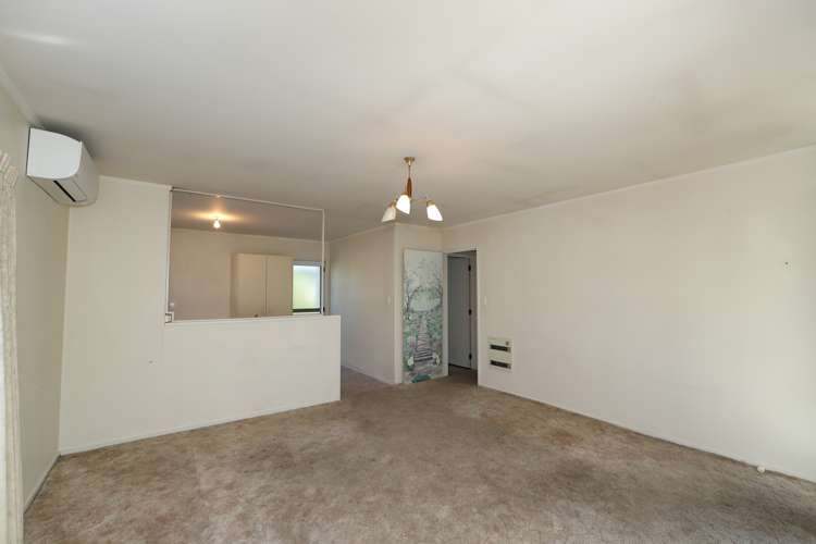 910a Willowpark Road North Mayfair_15