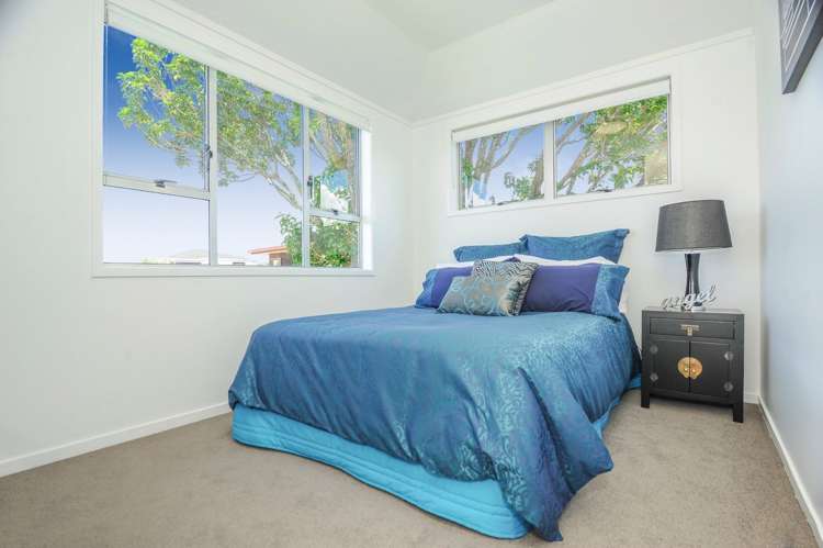 2/15 Hemi Street Narrow Neck_13