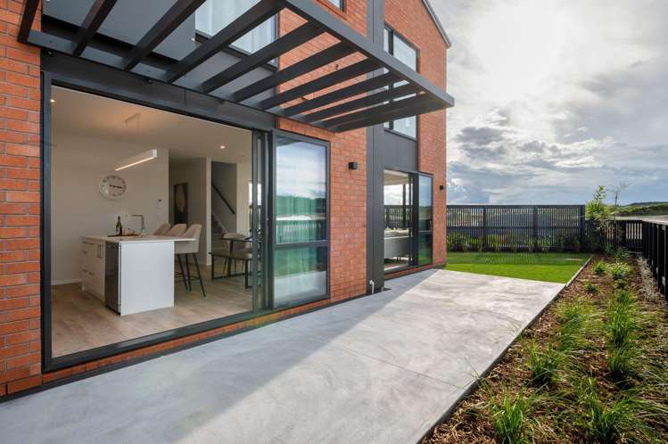 Unit E/1 Tce E Waterview Drive, Te Awa Lakes_1