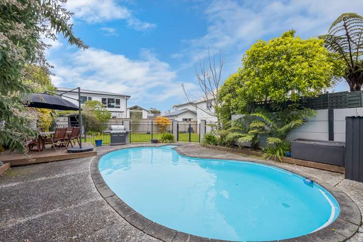 83 Woburn Road Woburn_19