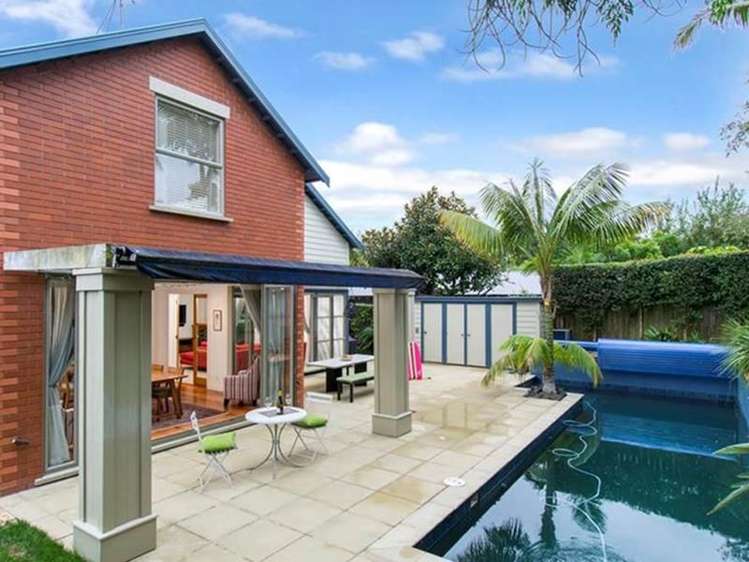 96 Beach Road Mellons Bay_15