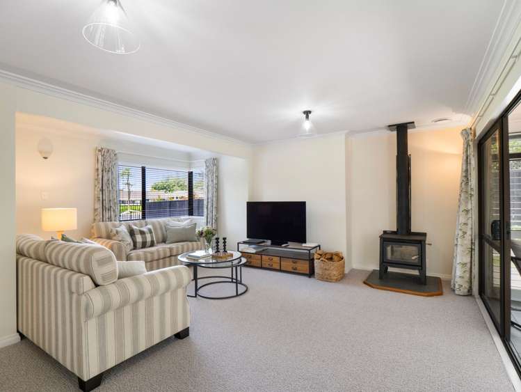 1 Gumtree Rise Otamatea_11