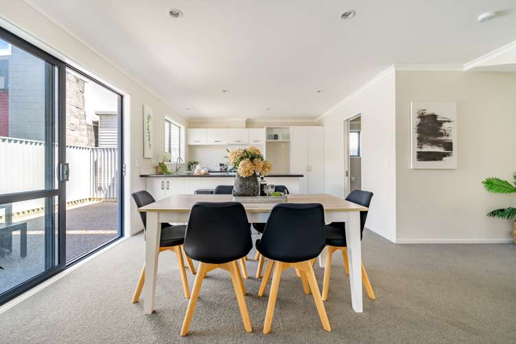 28 Latimer Way Petone_10