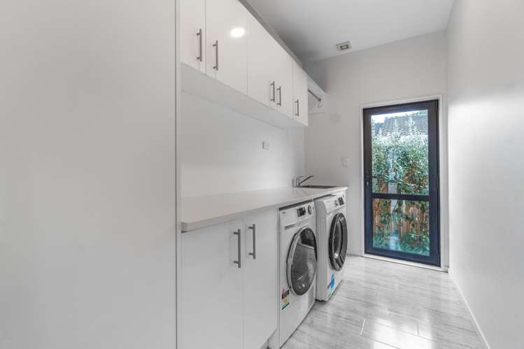 9 Gwendoline Avenue Te Atatu Peninsula_12