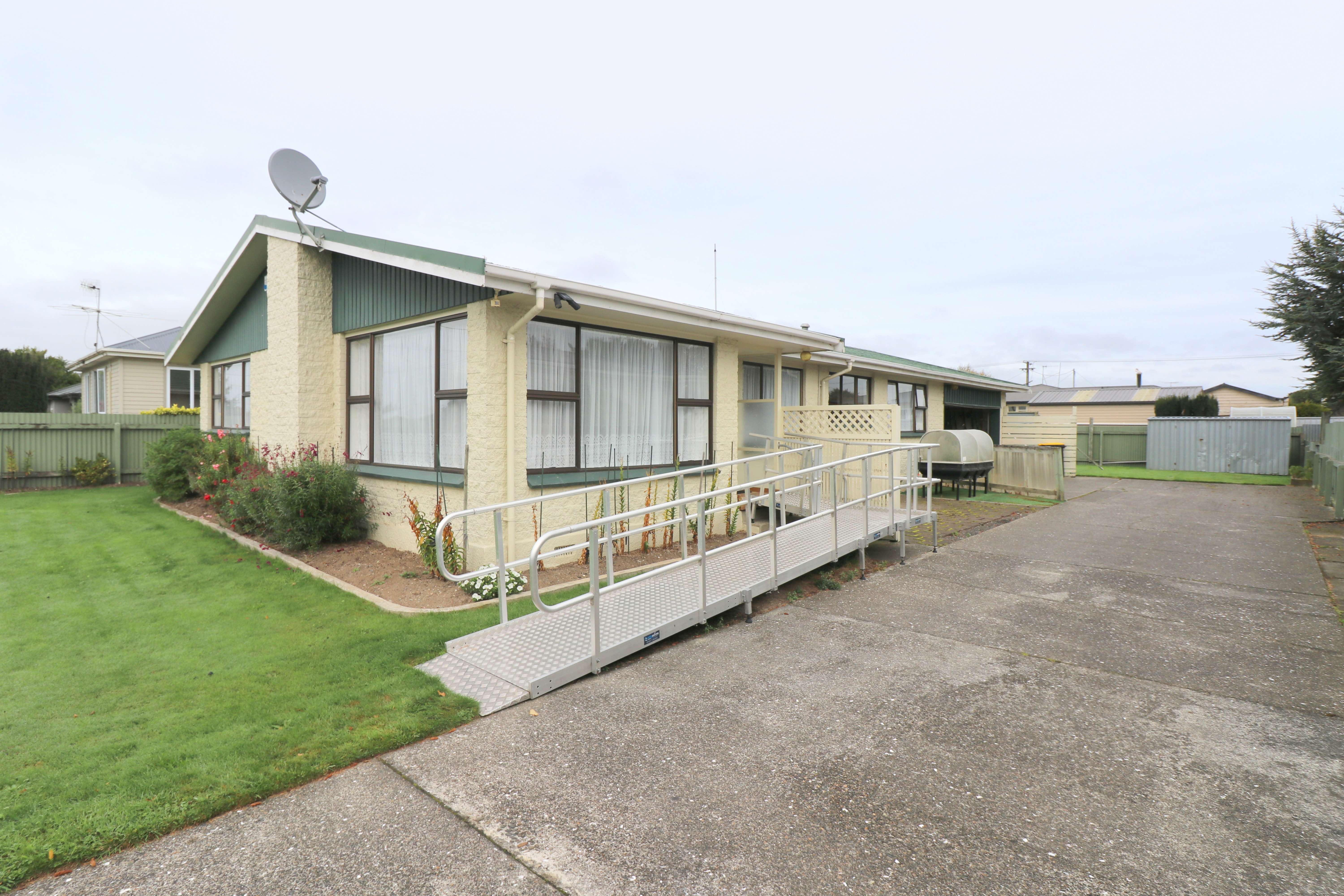 76 Harvey Street Grasmere Invercargill City Houses for Sale One