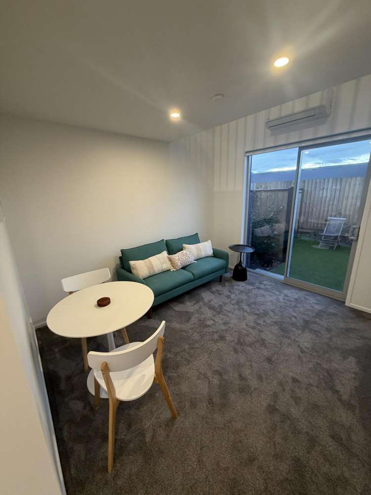  8/19 Winchester Street Merivale_5