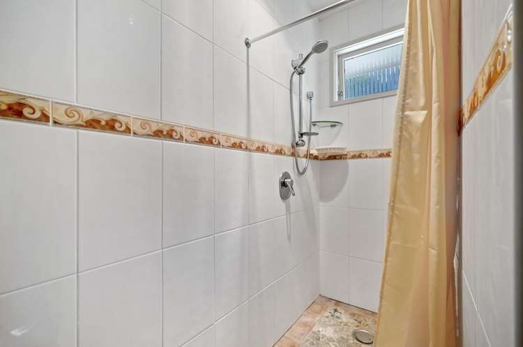 24 Russell Crescent Western Heights_10