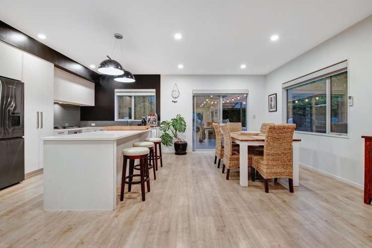 9 Ruth Craig Place Stanmore Bay_9