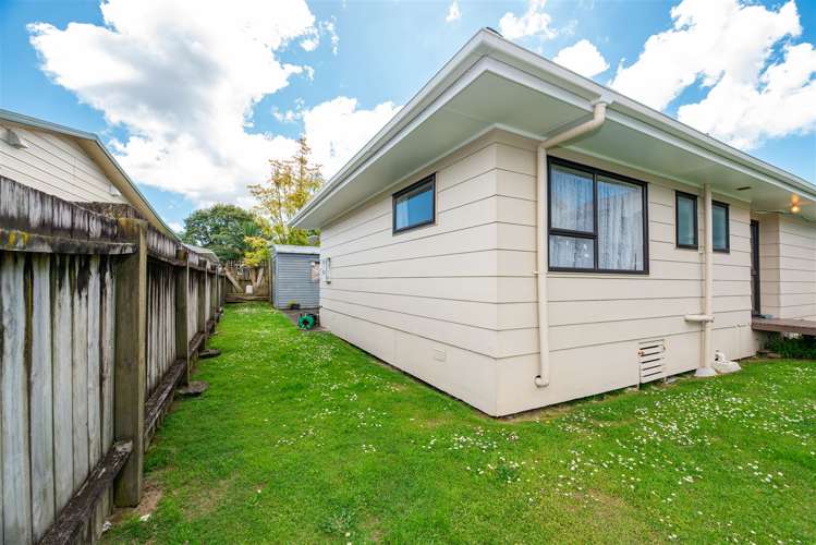 2/73 Tabitha Crescent Henderson_16